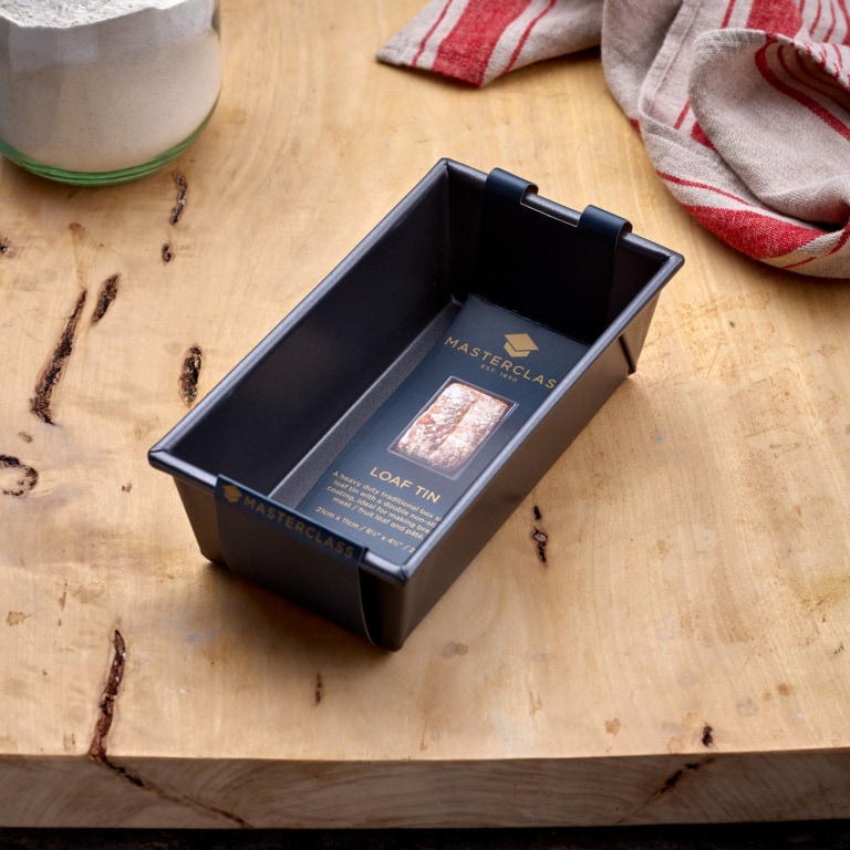 Master Class Traditional Loaf Tin, 2lb or 900g