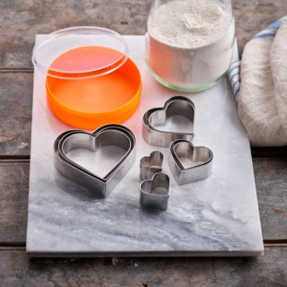 Stainless Steel Heart Shaped Pastry Cutters, Set of 9