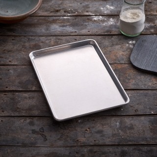 Chicago Metallic Pro 1/2 Std Size Sheet Pan (33x46cm)