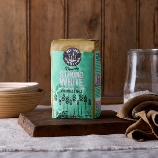 Matthews Organic Strong White Flour-1.5kg